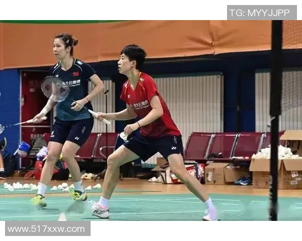 广州羽毛球队与南京羽毛球队赛后复盘分析个人能力的对比与启示